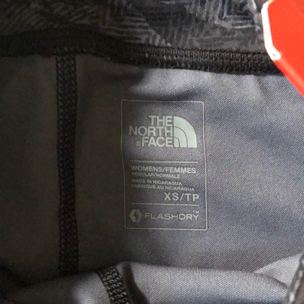 The North Face NWT capri leggings🧘‍♀️🧗‍♀️❤️🔥🍂 - Picture 6 of 12